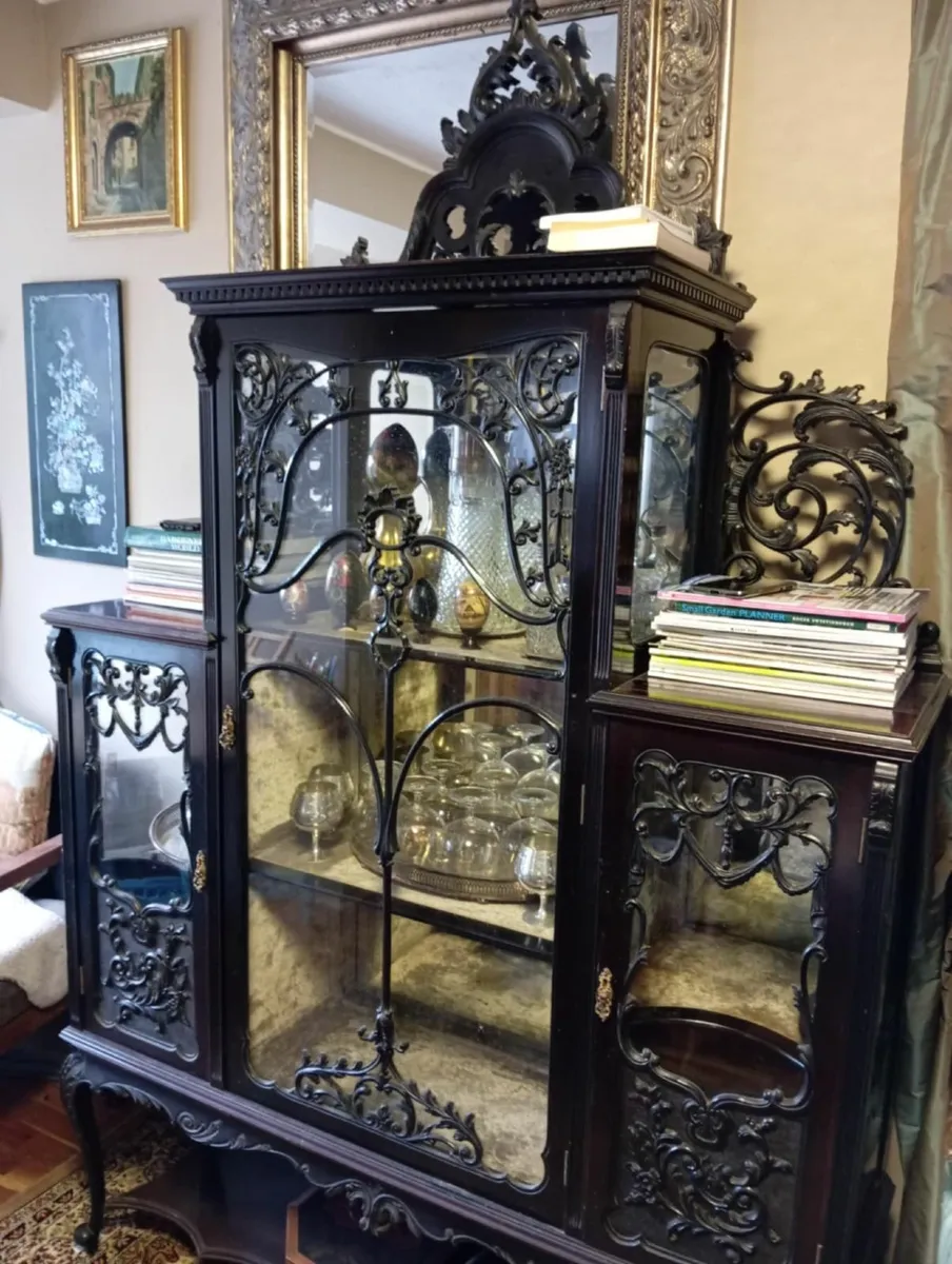 display cabinet - Image 1