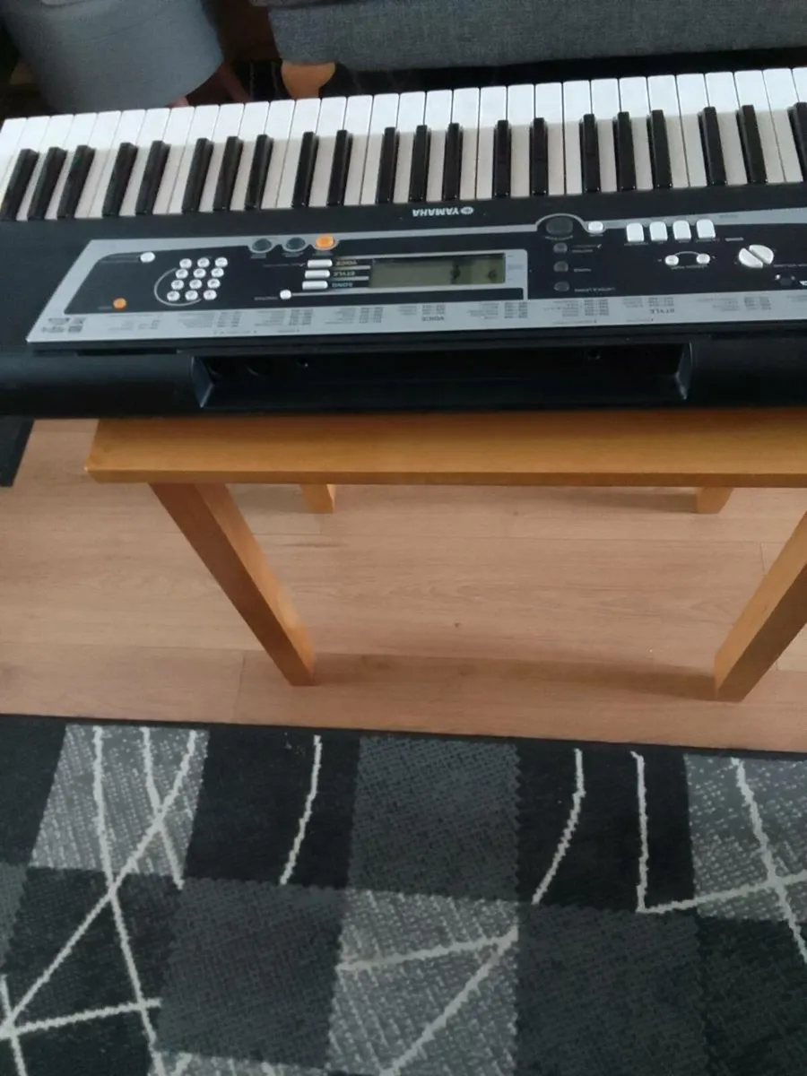 Yamaha keyboatd - Image 4