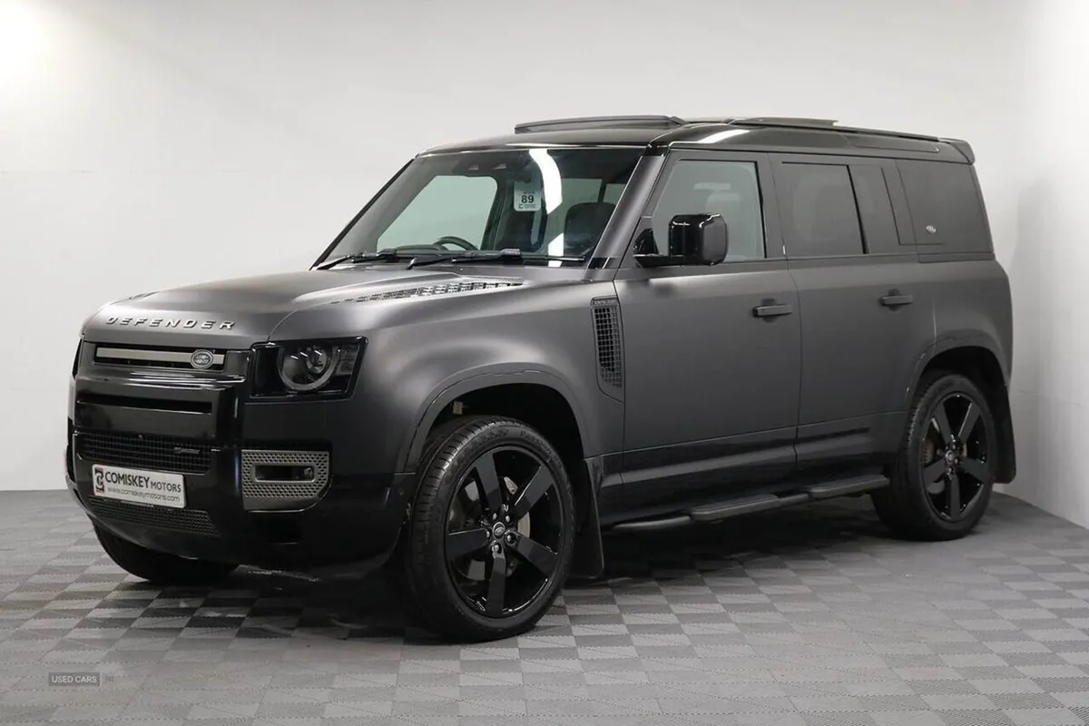 Land Rover Defender 110 D300 Mhev X-dynamic HSE - Image 3