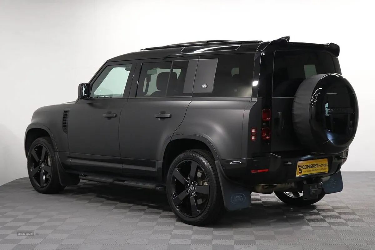 Land Rover Defender 110 D300 Mhev X-dynamic HSE - Image 4