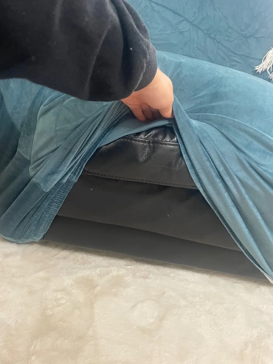 Couch - Image 1