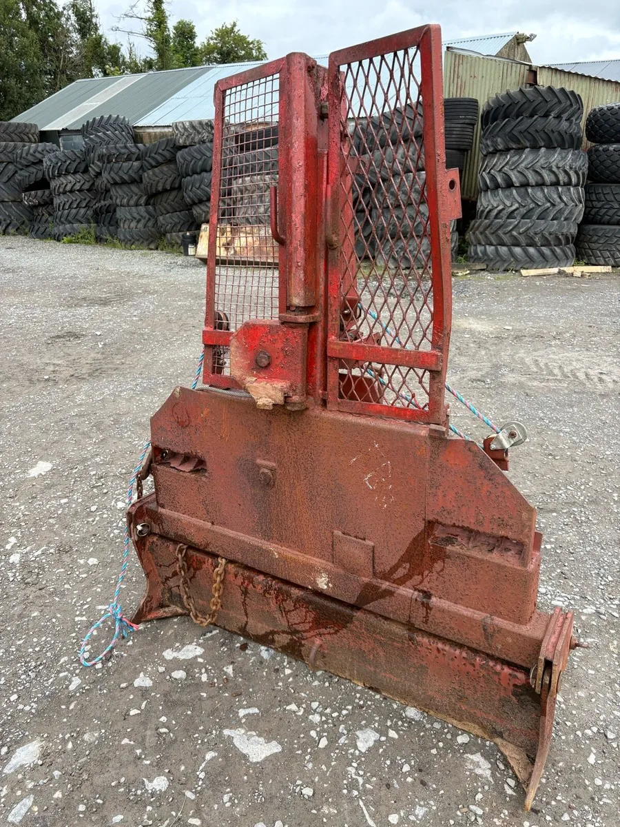 Tractor winch - Image 1