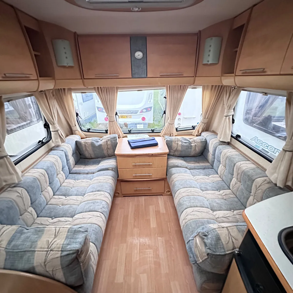 ✨STUNNING BAILEY PAGEANT 4 BERTH FIXED BED✨ - Image 4