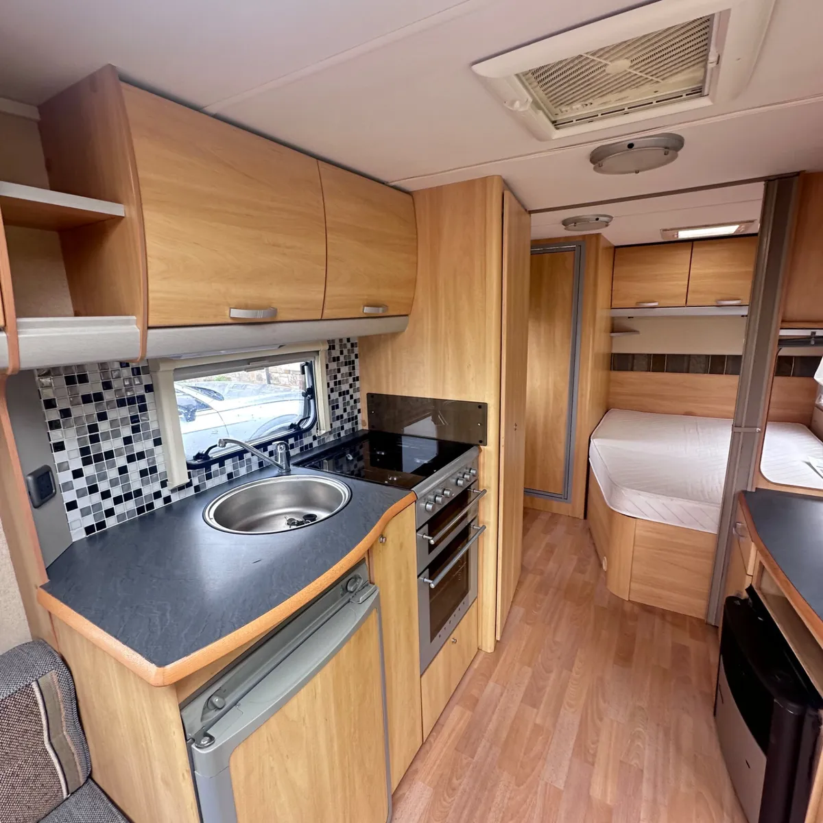 ✨STERLING EUROPA 4 BERTH FIXED BED✨ - Image 4
