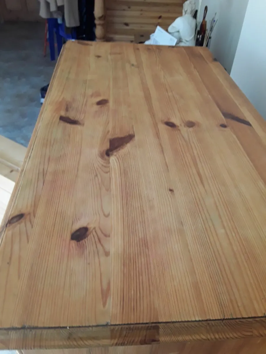 Large solid pine Chester drawers - Image 4