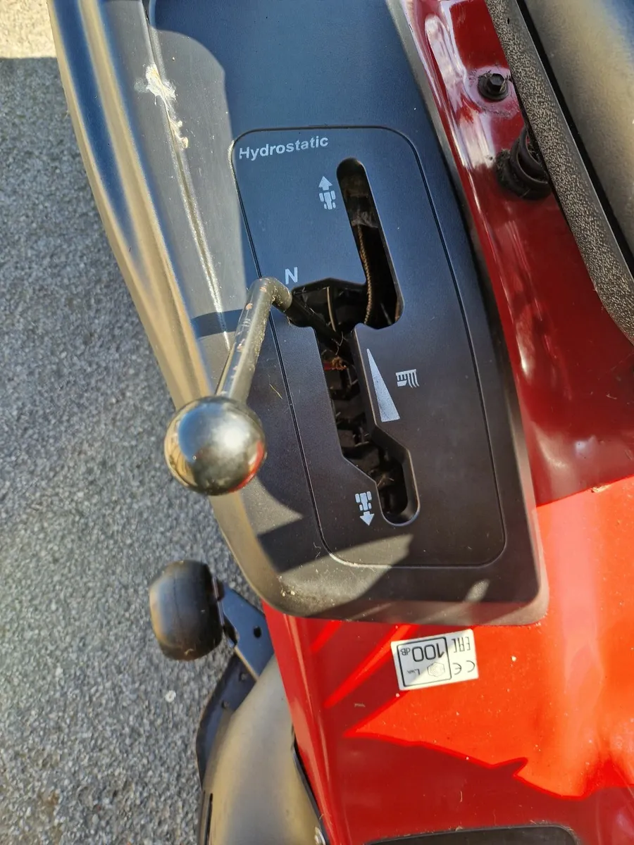 Crafsman Tractor lawnmower for sale - Image 2