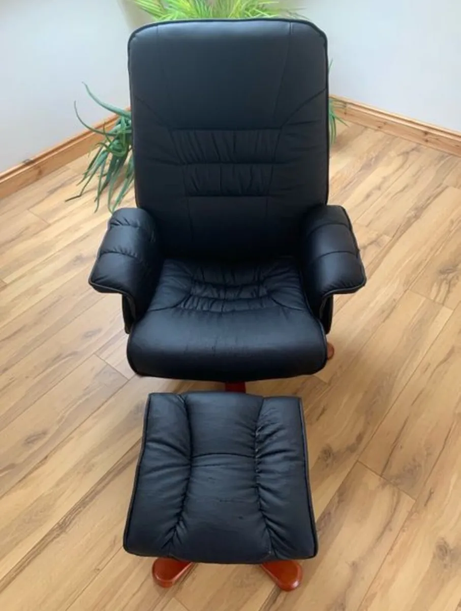 Arm chair and footstool - Image 2