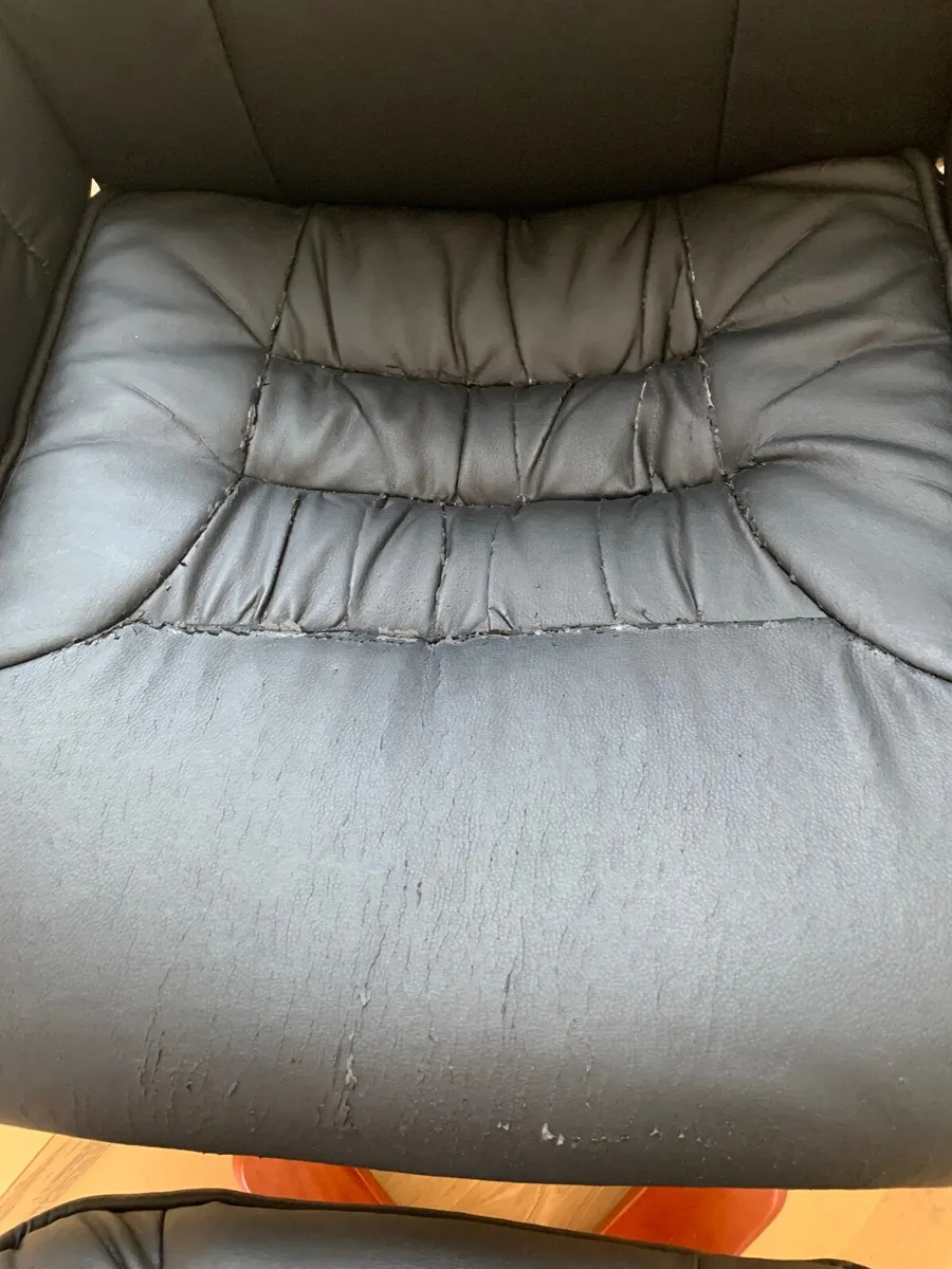 Arm chair and footstool - Image 3