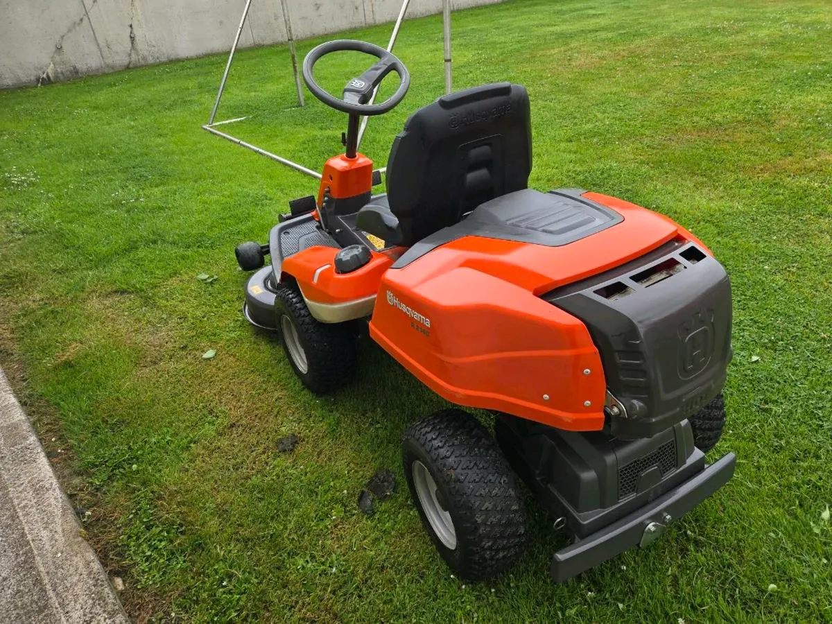 Husquvana front deck lawnmower for sale - Image 3