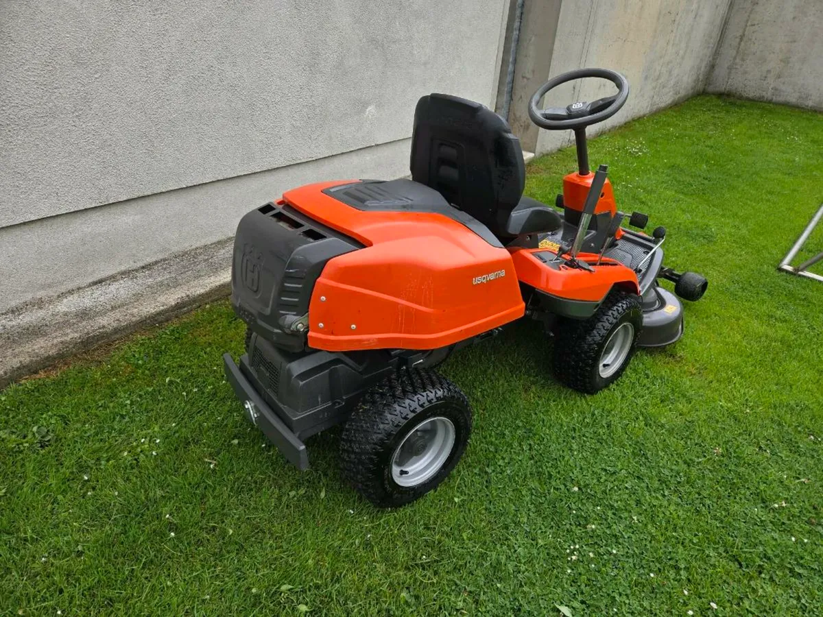 Husquvana front deck lawnmower for sale - Image 4