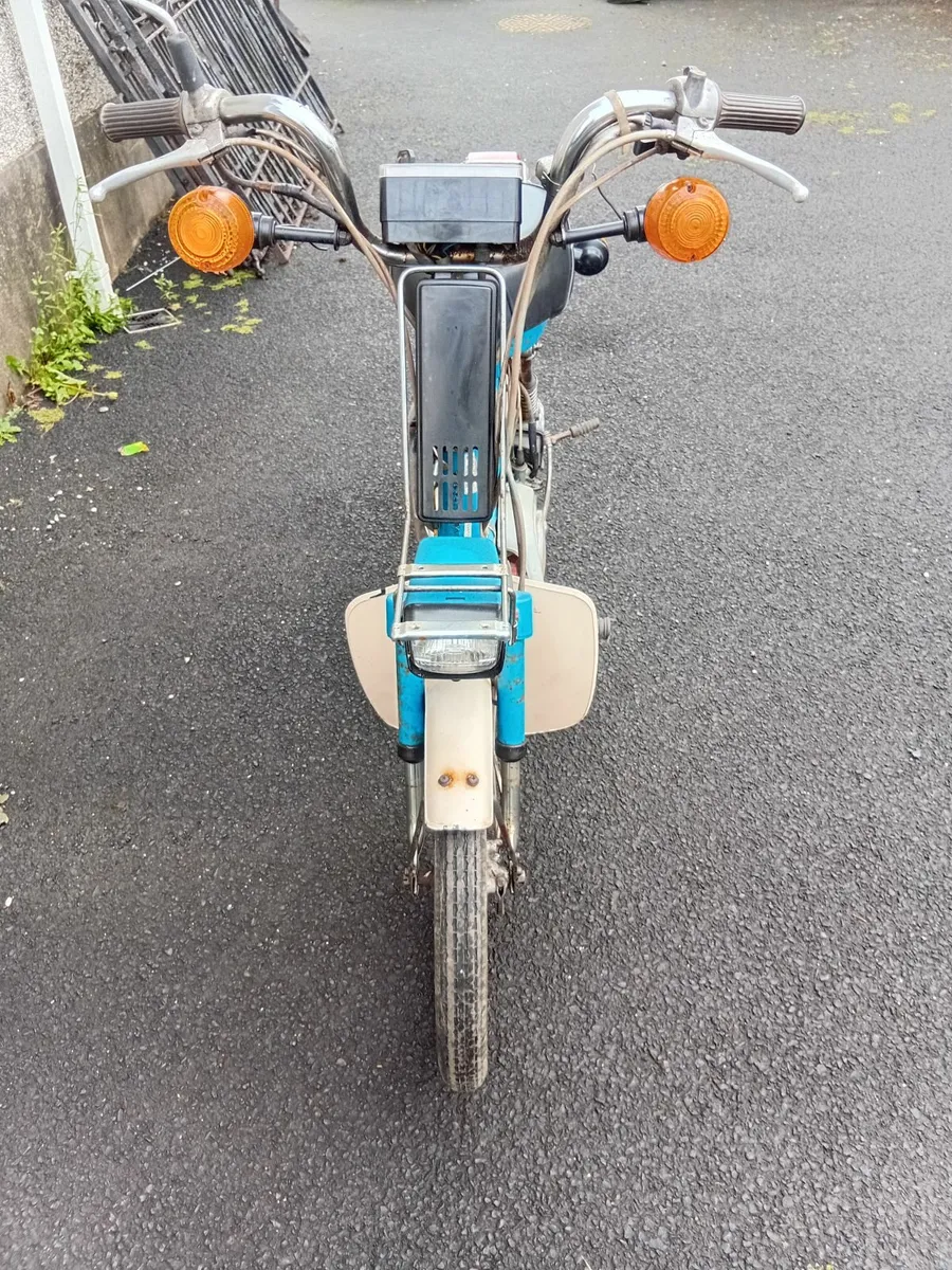 YAMAHA  1988 - Image 2