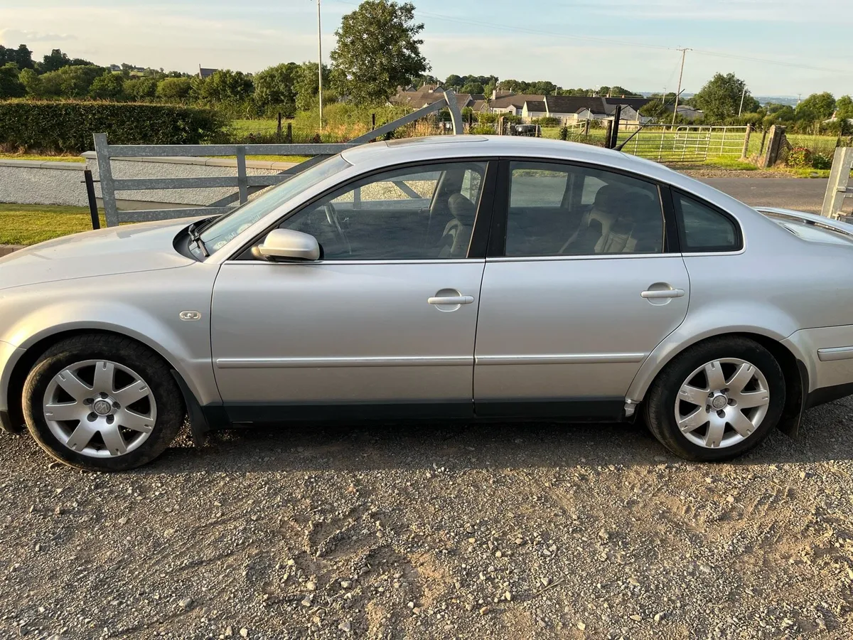 Volkswagen Passat - Image 2