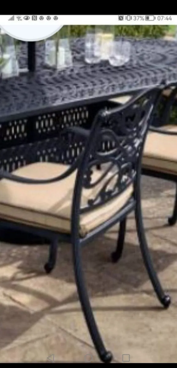 **CLEARANCE** Brand New Hartman Cast Alum 6 Seater - Image 3