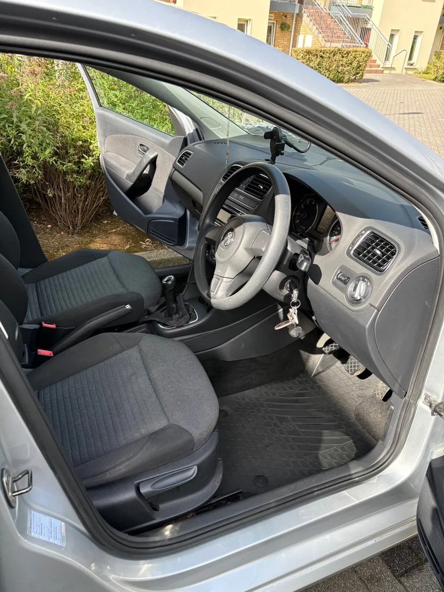 Volkswagen Polo 2011 - Image 3