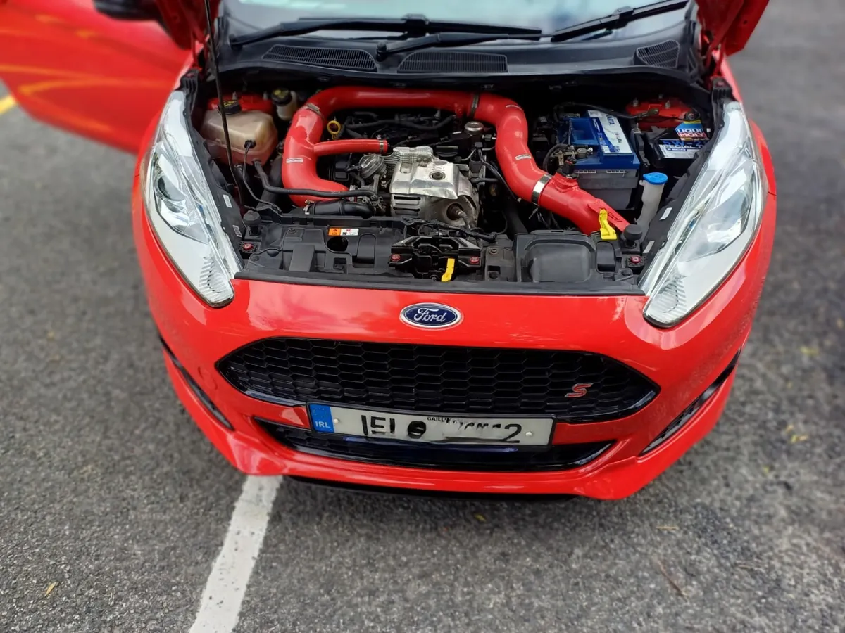 Ford Fiesta 2015 - Image 2