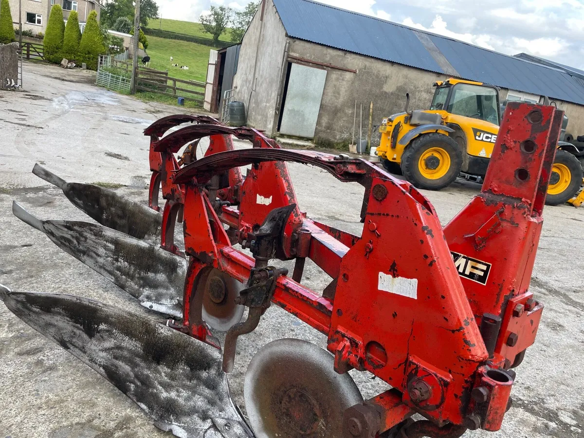MF 3 furrow plough - Image 1