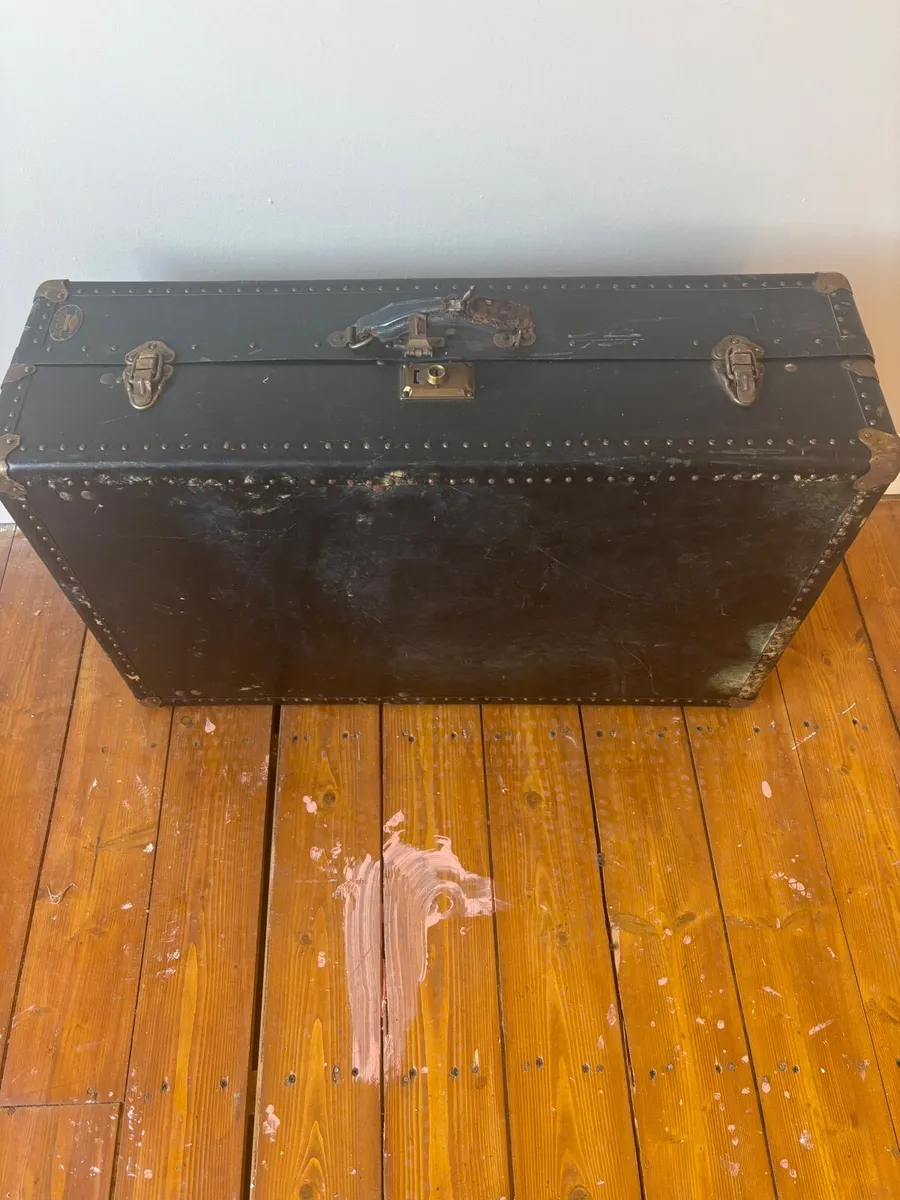 Suitcase - Image 4