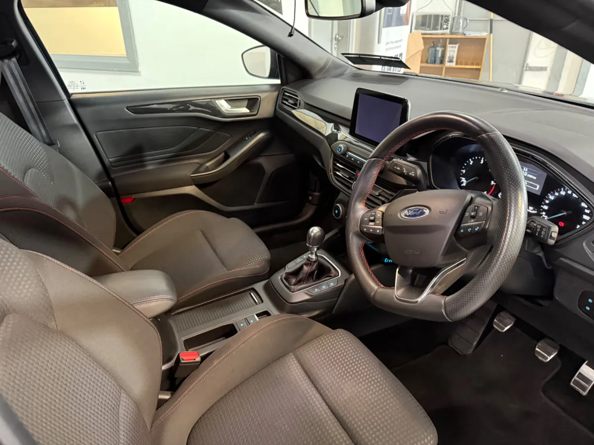 Ford Focus 2021 1.5TDCI ST-LINE - Image 3