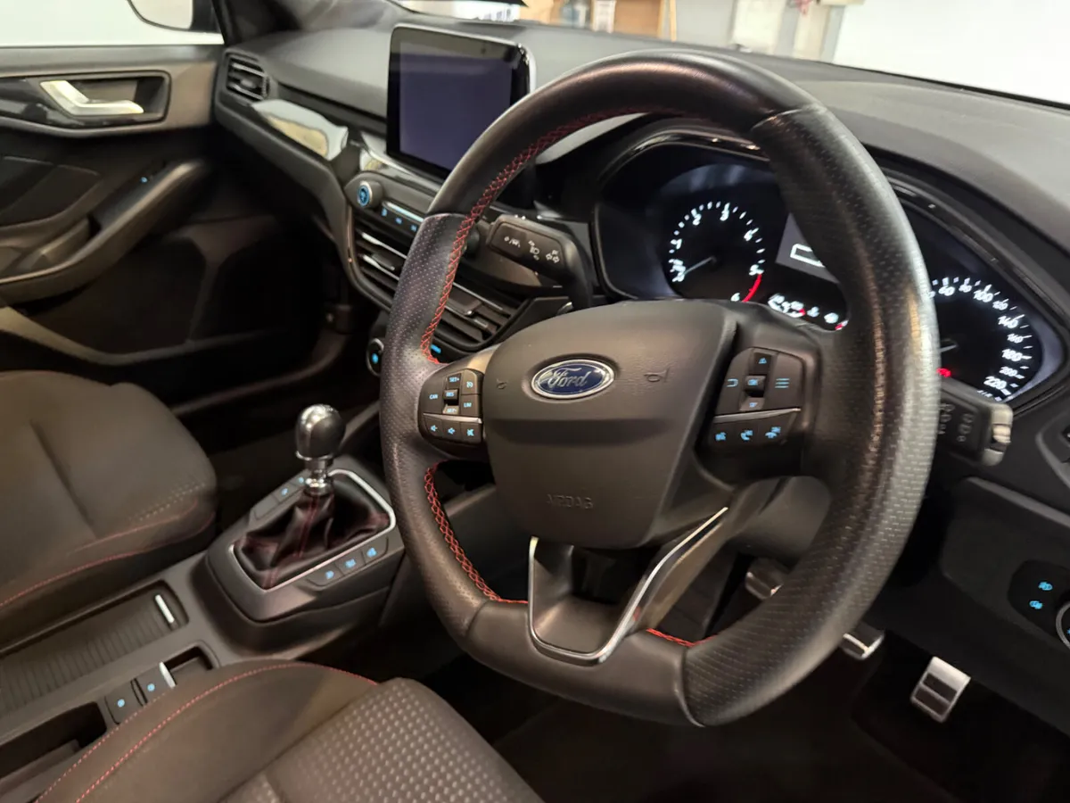Ford Focus 2021 1.5TDCI ST-LINE - Image 2