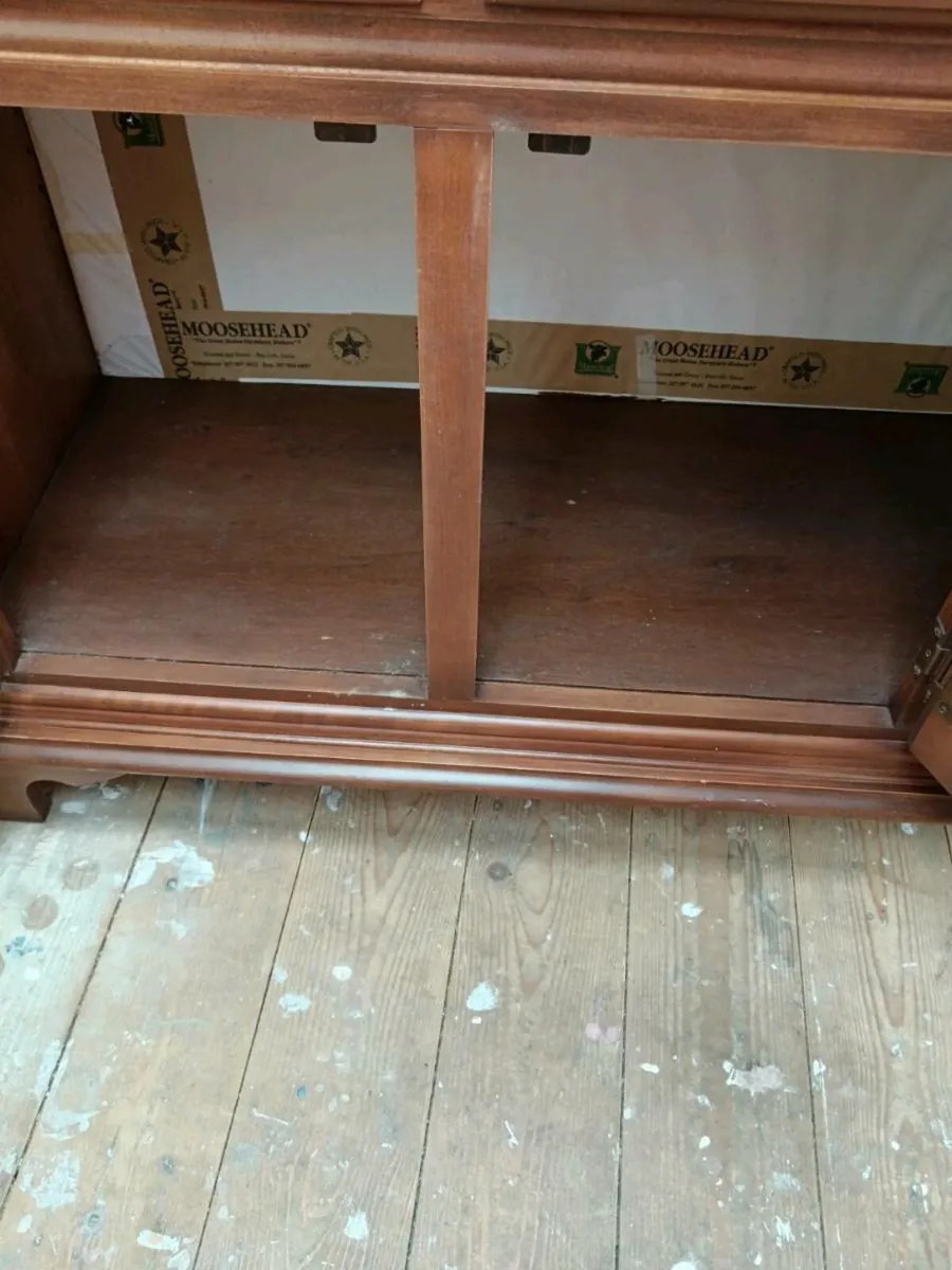 Solid wood dresser - Image 2