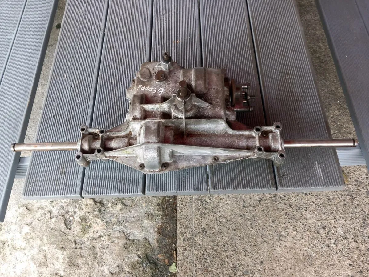 A,G,S spicer Dana manual gearbox for sale - Image 3