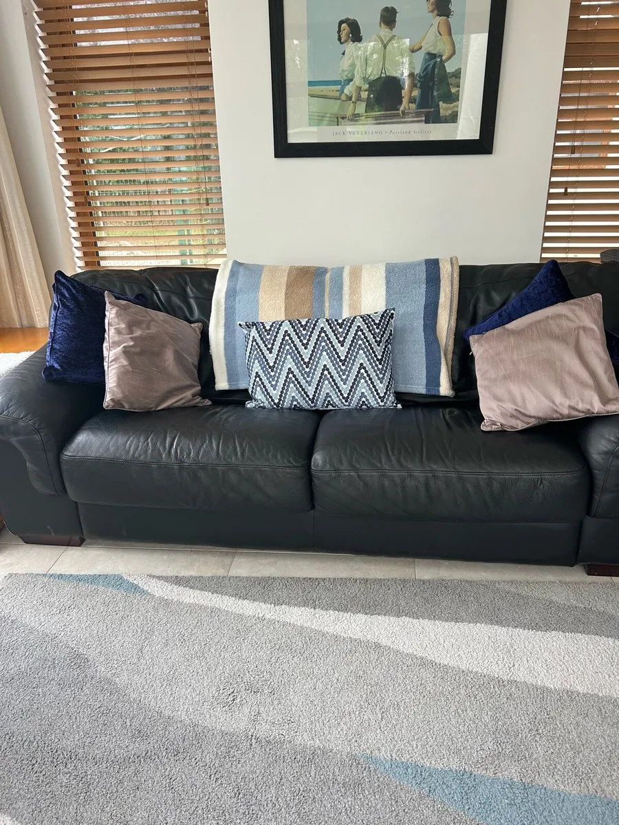 Italian  leather 3 seater sofa and 1 armchair - Image 4