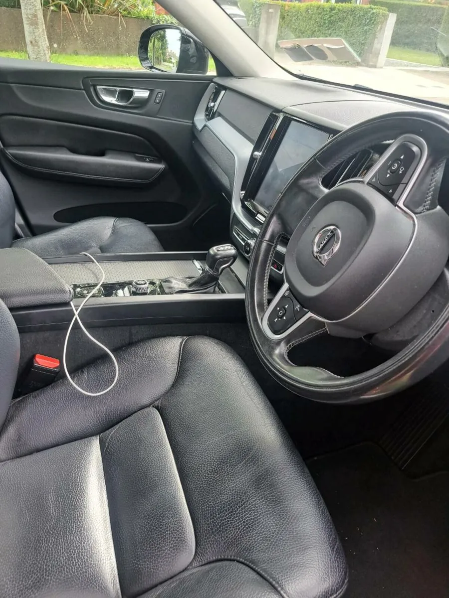 Car - Image 2
