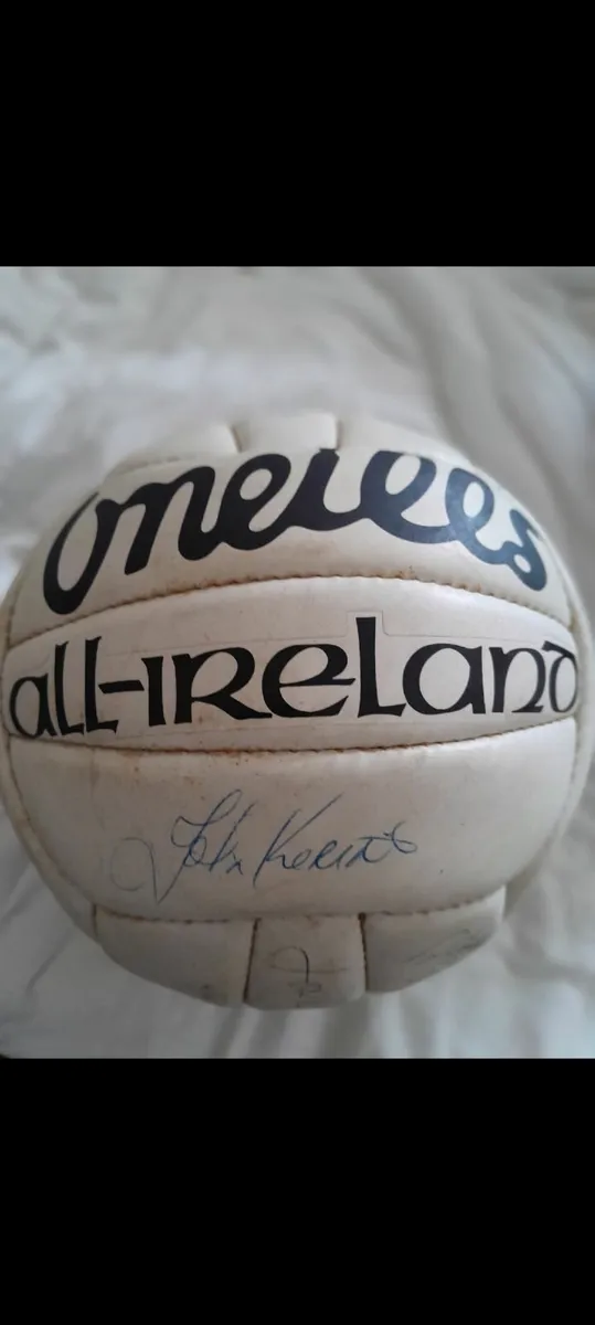 Gaa All Ireland football signed 1990 - Image 1