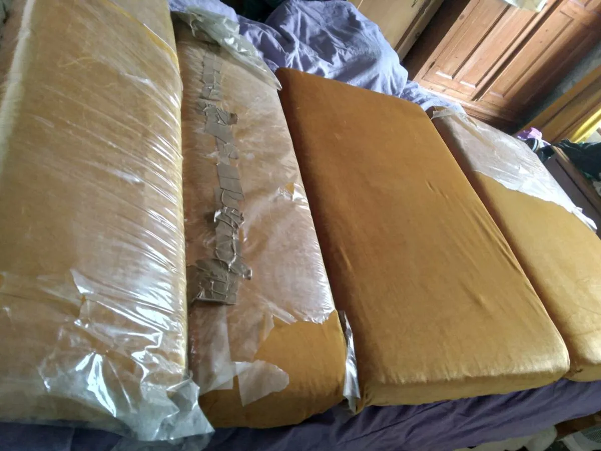 Camper/Caravan Cushions for seat & bed - Image 4