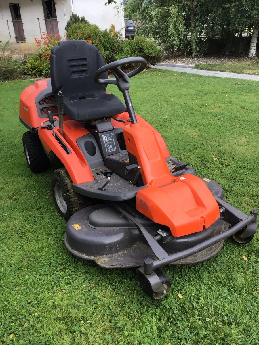 Husqvarna R320AWD lawnmower - Image 2