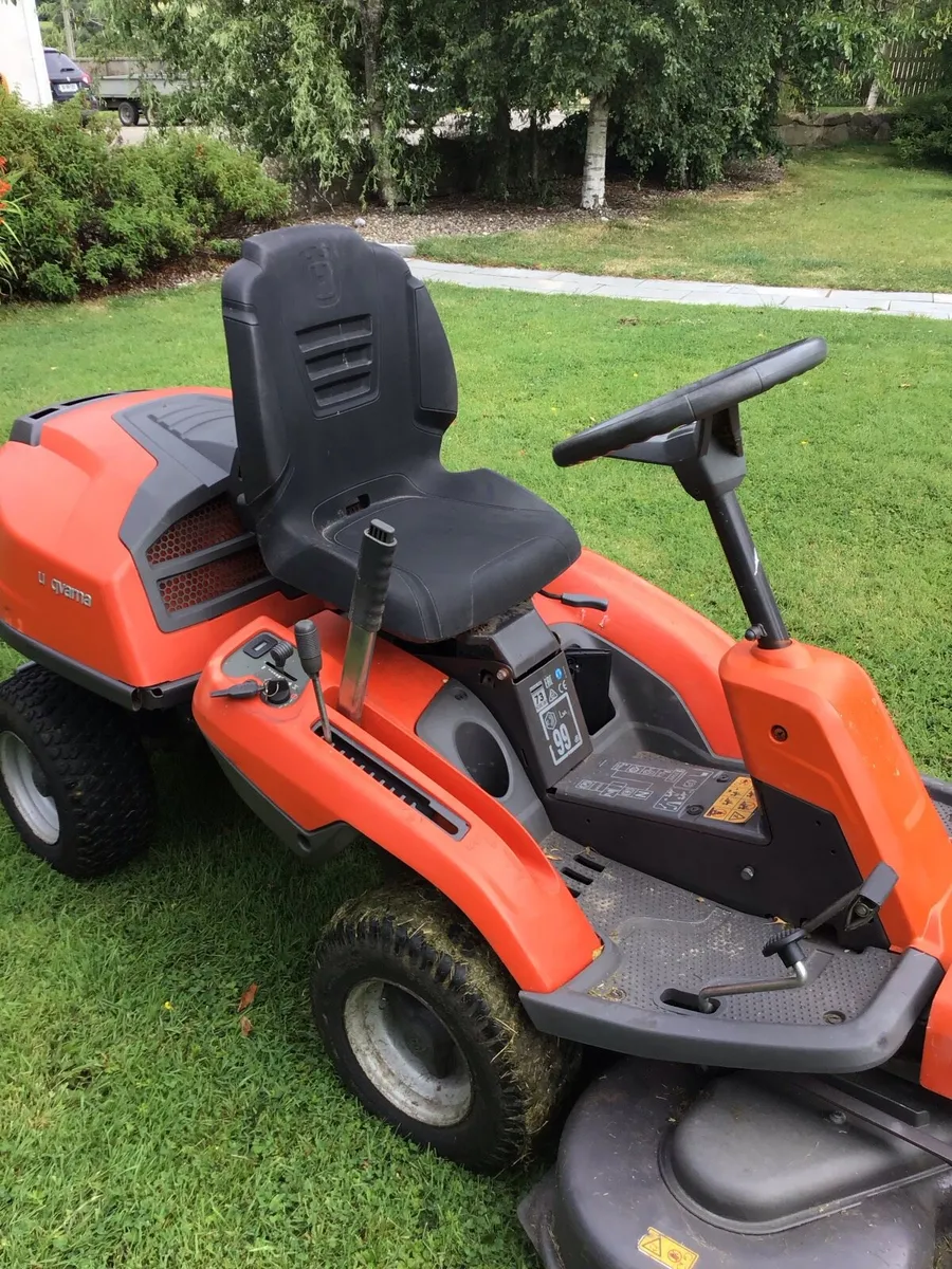 Husqvarna R320AWD lawnmower - Image 4