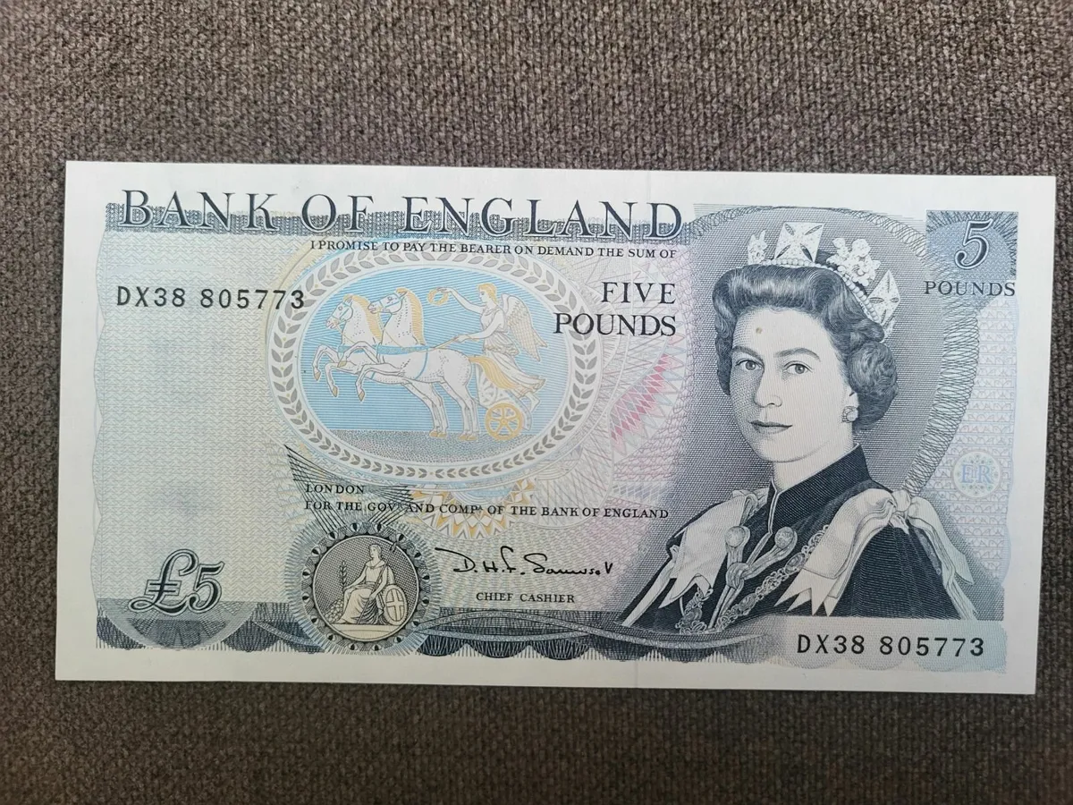 Five pound banknote - Image 1