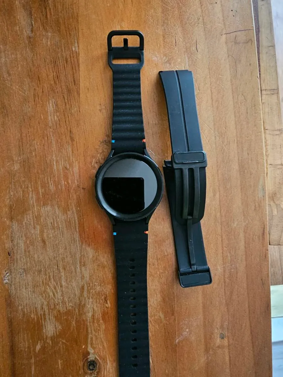 Samsung galaxy watch 5 pro, LTE version - Image 4