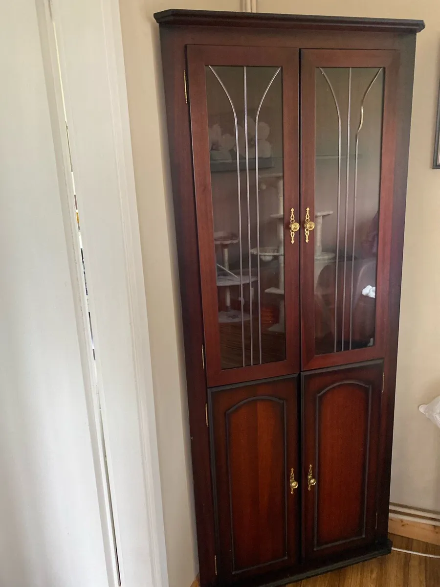 Corner unit