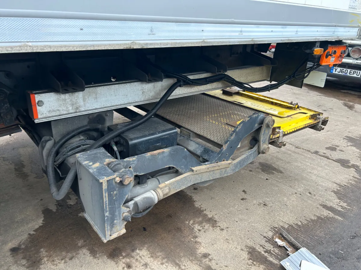 2020 DHOLLANDIA 1.5 ton slider tail lift - Image 2