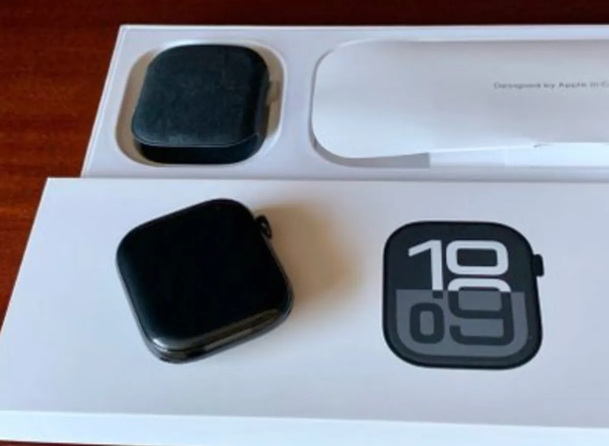 Apple Watch Series 10 Size 46 Jet Black Aluminium - Image 1