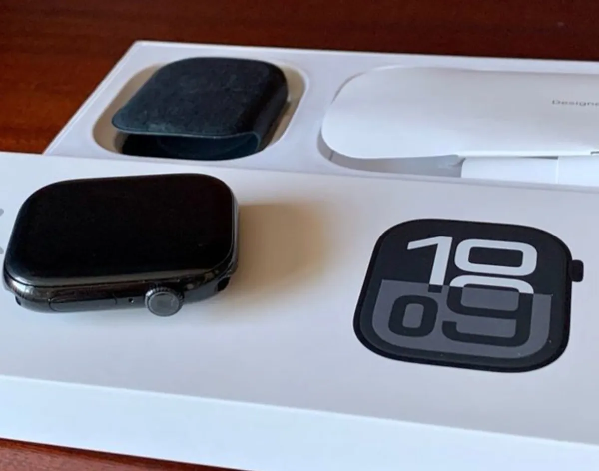 Apple Watch Series 10 Size 46 Jet Black Aluminium - Image 2