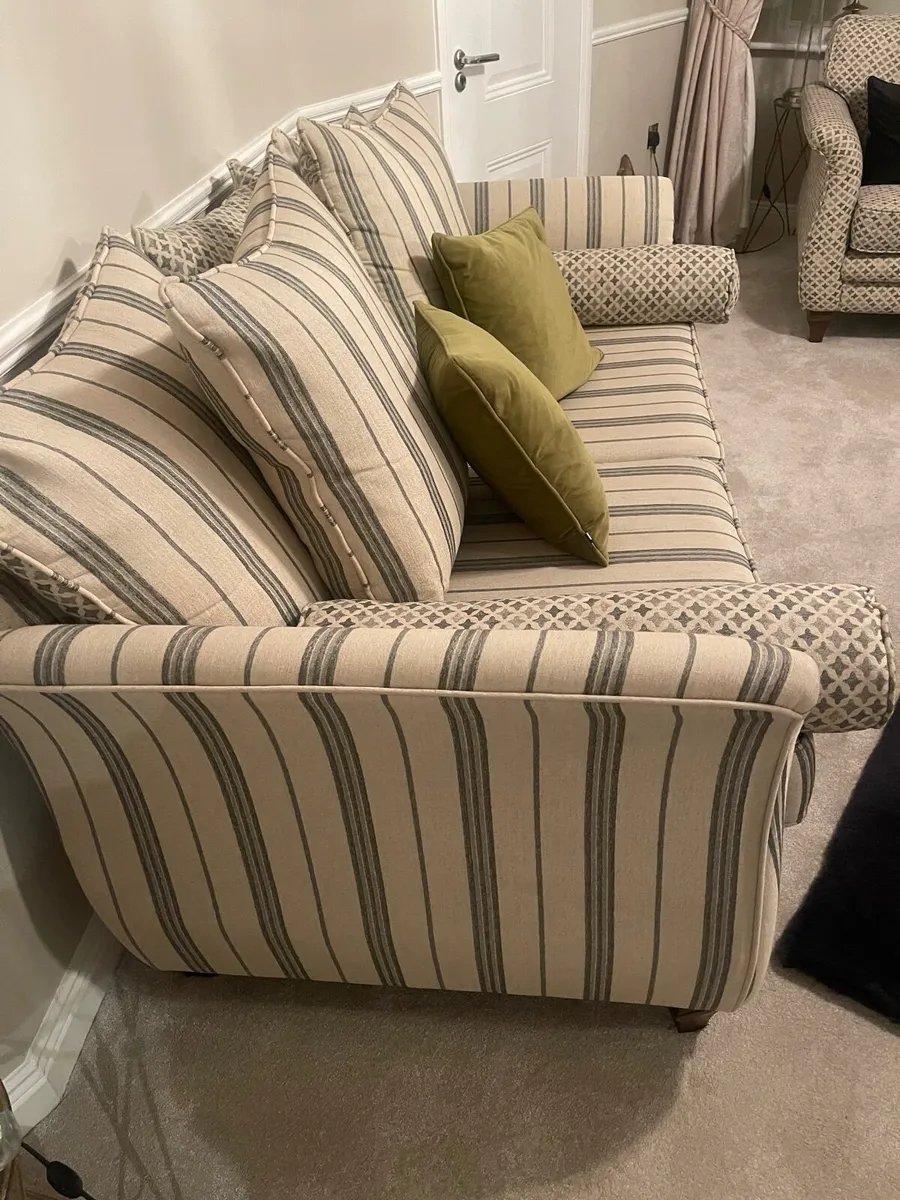 Couch - Image 3