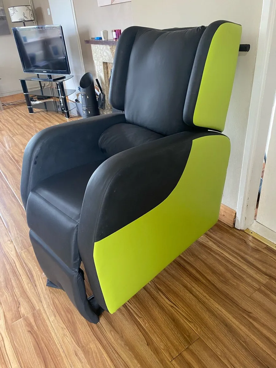 Recliner chair - Image 1