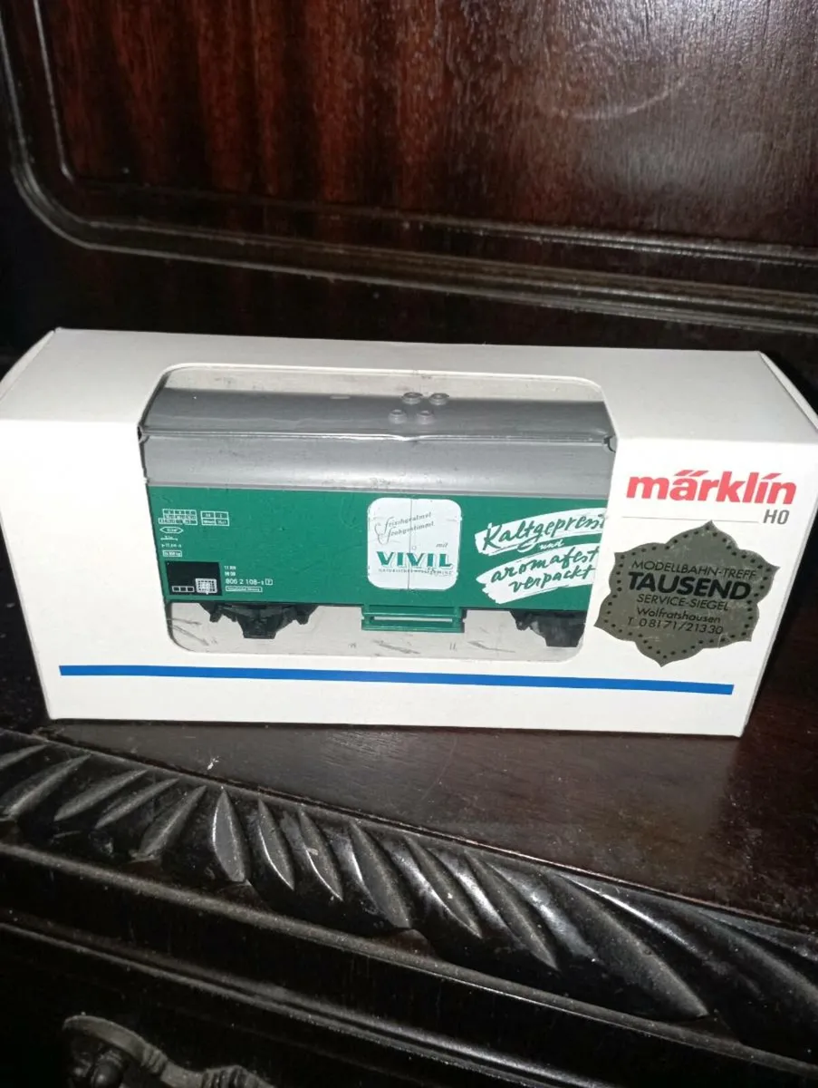 MARKLIN CARRAGE LOCOMOTIVE SET - Image 3