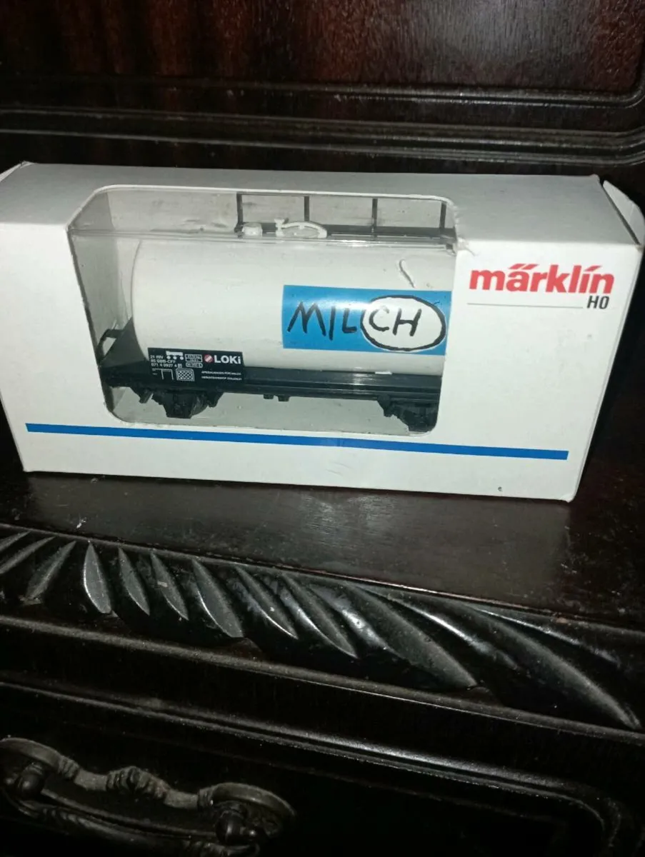 MARKLIN CARRAGE LOCOMOTIVE SET - Image 4