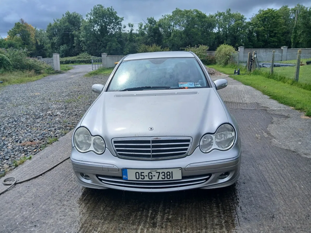 Mercedes-Benz C-Class 2005 - Image 4