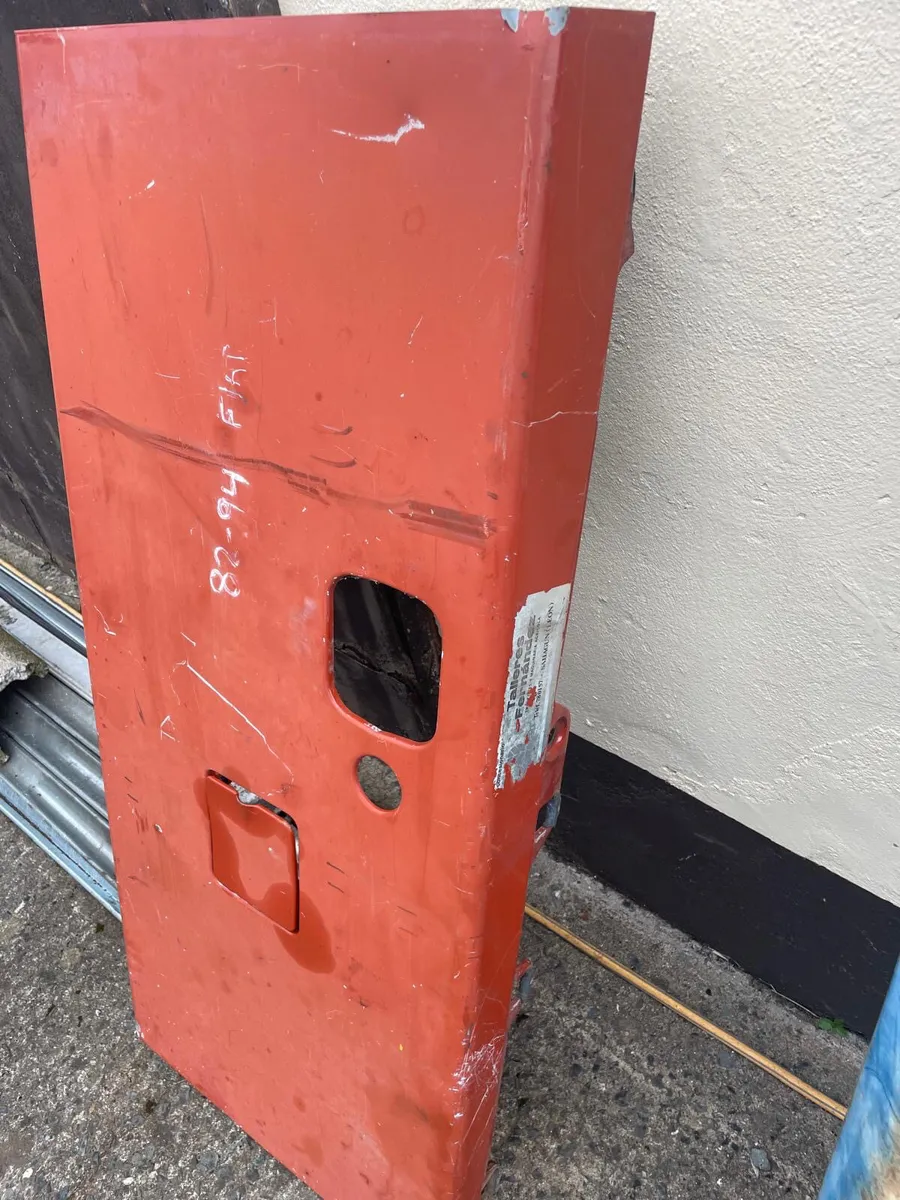 Fiat 8294/8894 Top Bonnet - Image 1