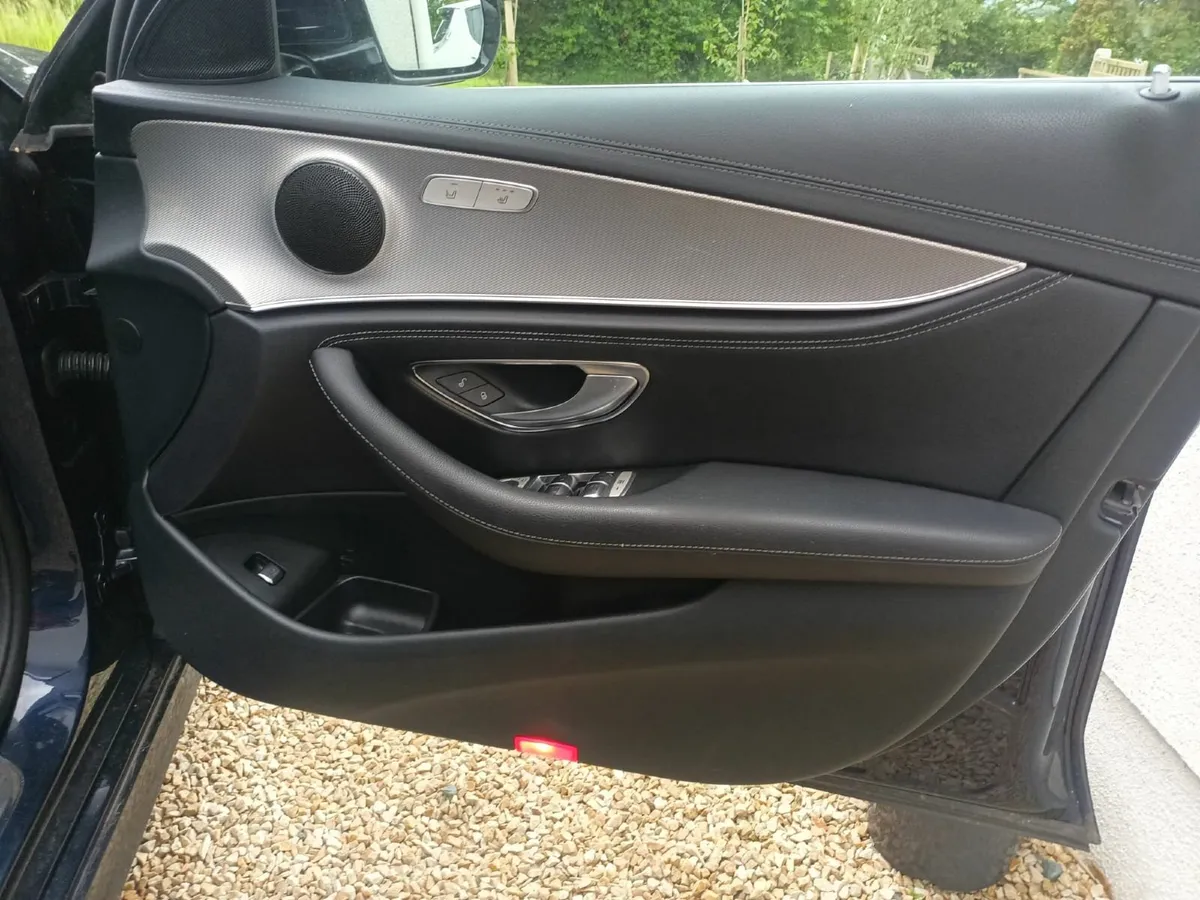 Mercedes-Benz E220d AMG-Line Estate - Image 4