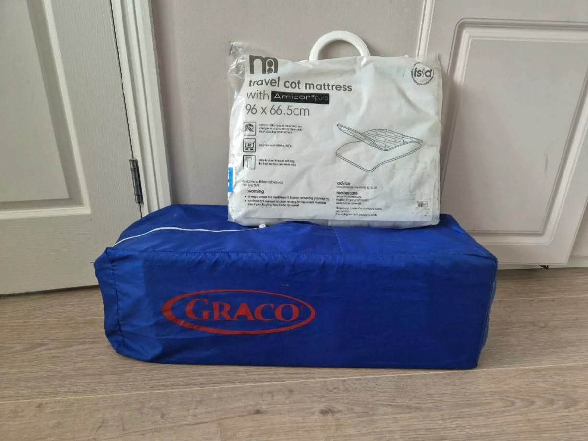 Travel cot - Image 2