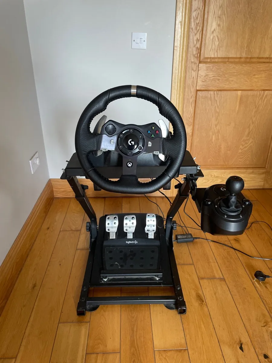 Logitech steering wheel - Image 1