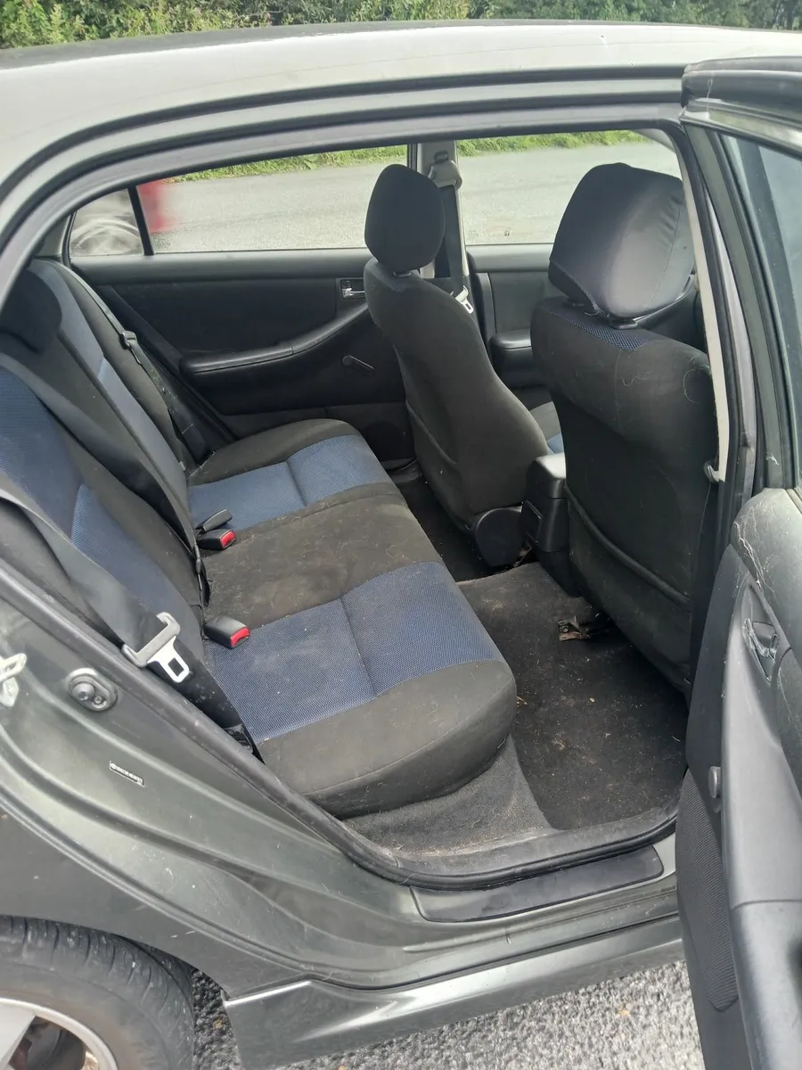 Toyota Corolla 2005 - Image 2