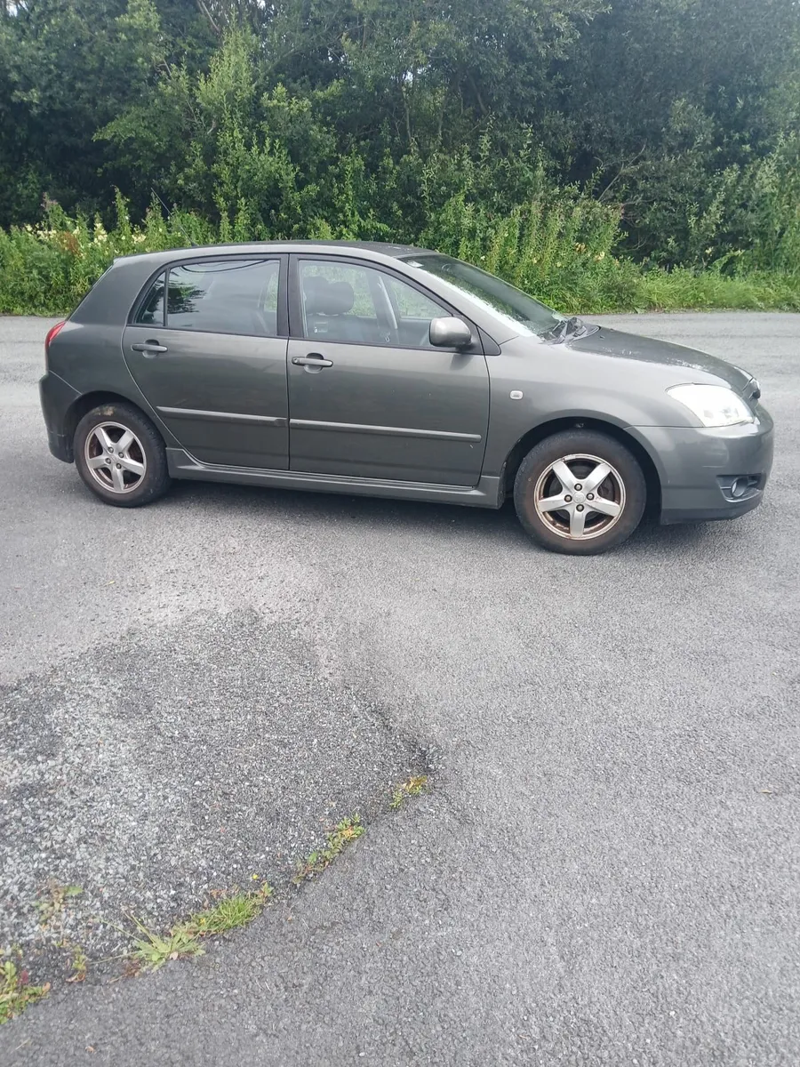 Toyota Corolla 2005 - Image 1