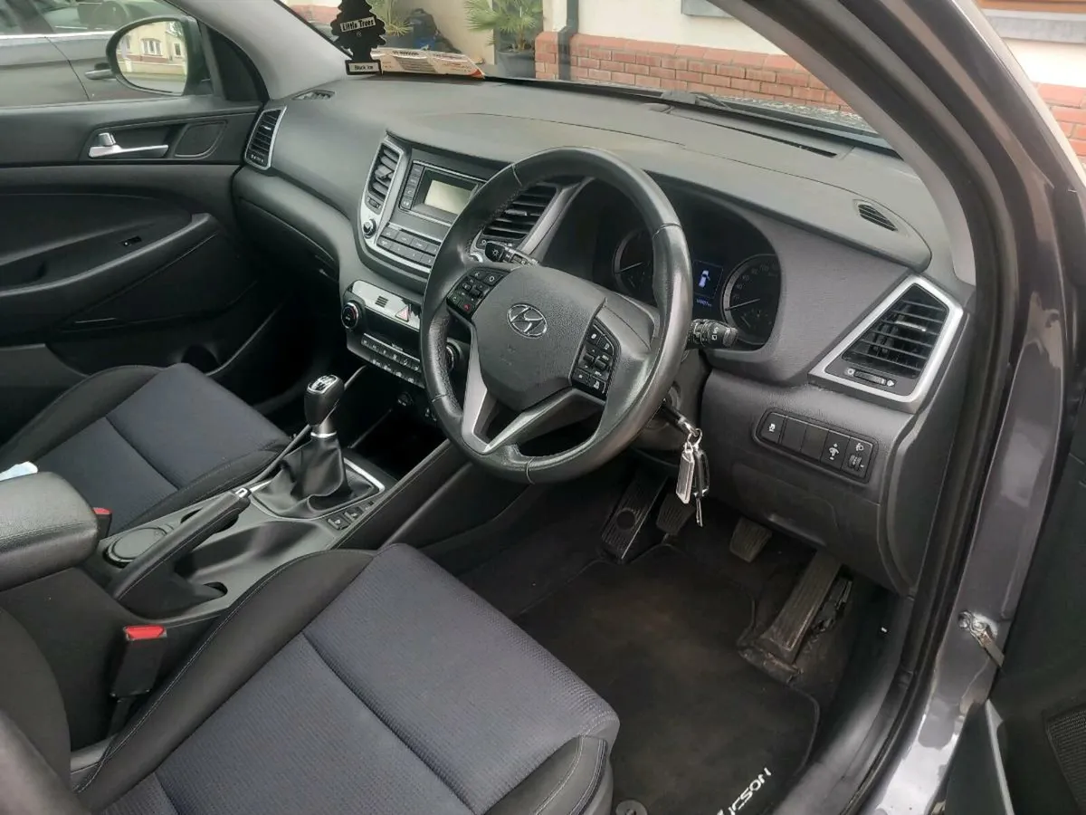 2017 Hyundai Tucson 1.7 diesel comfort plius - Image 4