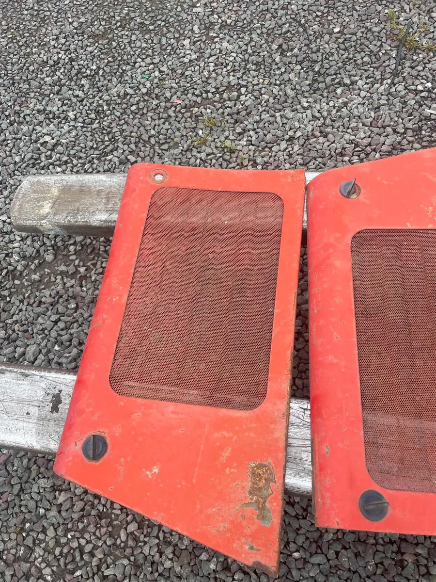 Massey Ferguson 300 series Bottom Panels - Image 4